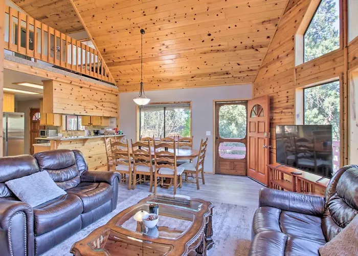 Idyllic Frazier Park Cabin: Views, Pool Table