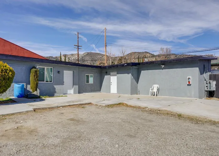 Mountain Views: Minimalist California Studio