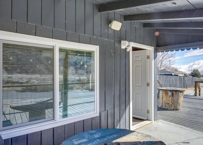 Private Deck & Views: Frazier Mountain Cabin