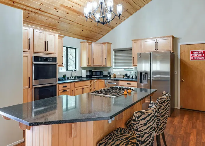 Pine Mountain Club Home W/ Beautiful View!